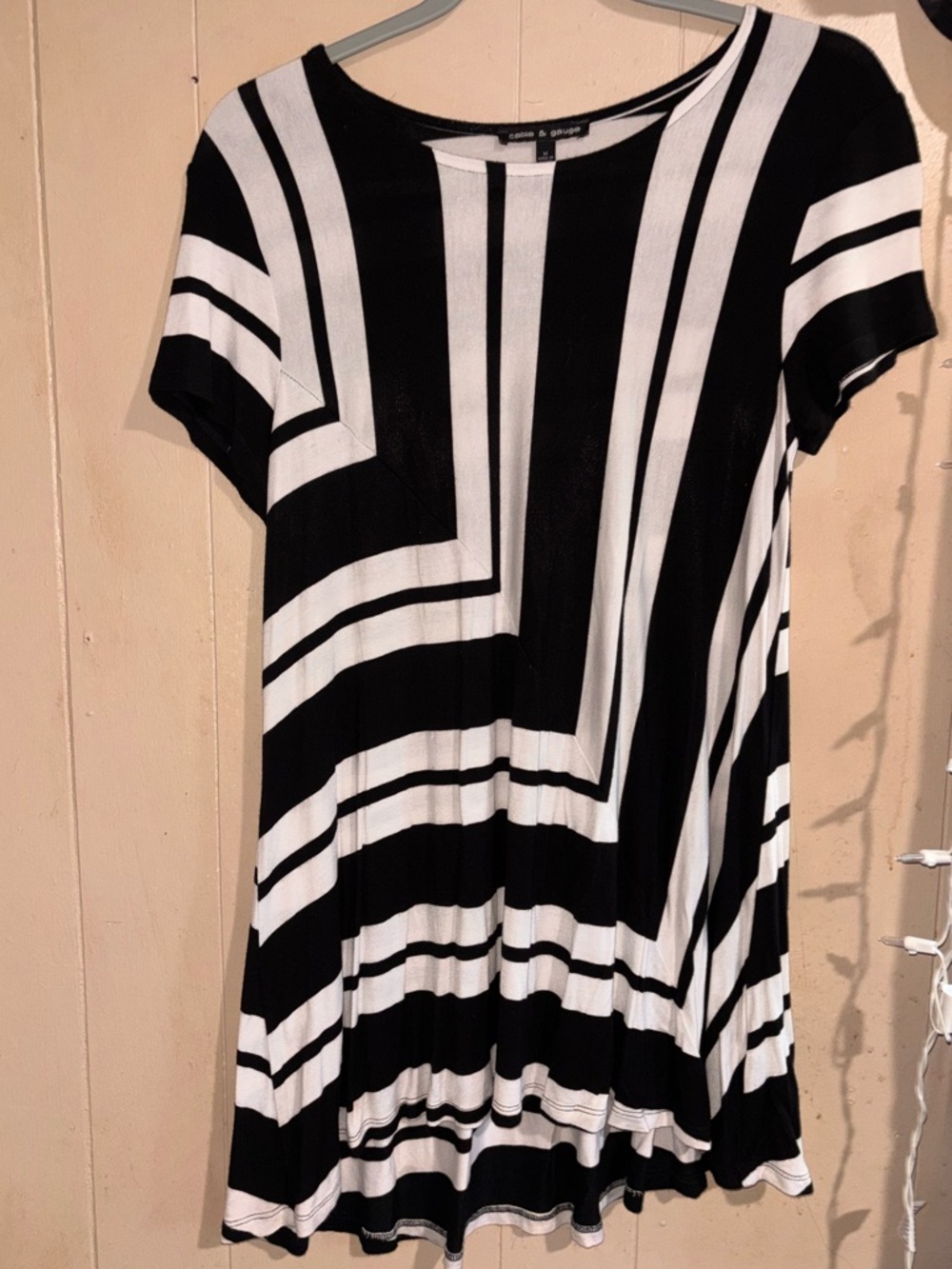 Cable & Gauge Black and White Vertical Stripe Top